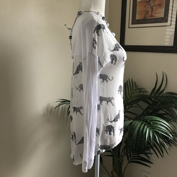 2/$15 Aeropostale Long Sleeve Sheer Leopard Top M White - Picture 4 of 7